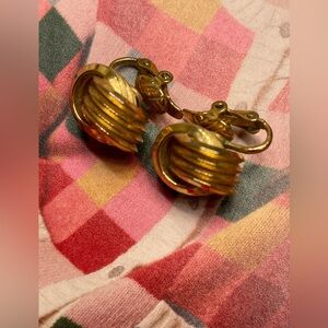 Gold-Tone Vintage Ribbed Clip-On Earrings